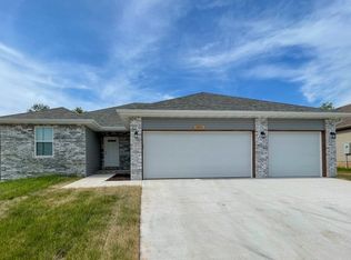 3854 W Linwood St, Springfield, MO 65807