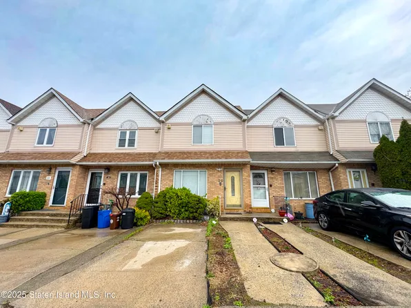 20 Westport Ln, Staten Island, NY 10314