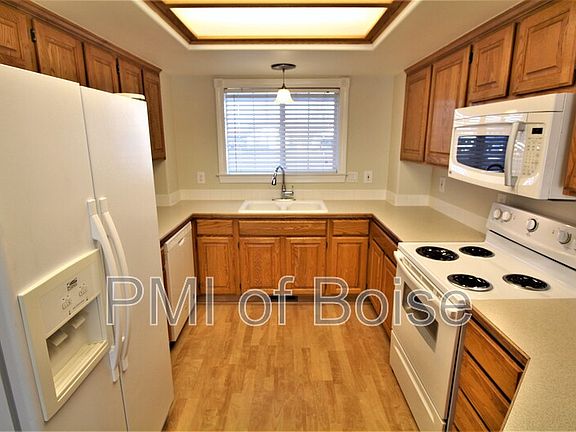 4th image of 716 Kimberly Ct