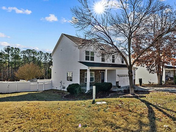 2nd image of 3015 Stamford Green Dr