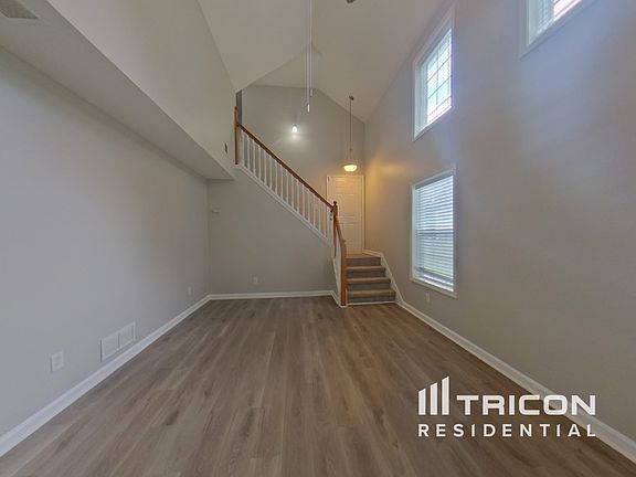 2nd image of 1392 Danby Ct