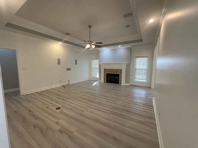 3650 Victoria Dr — Photo 9