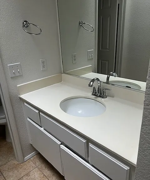 5473 Spanish Oak Ln #B — Photo 23