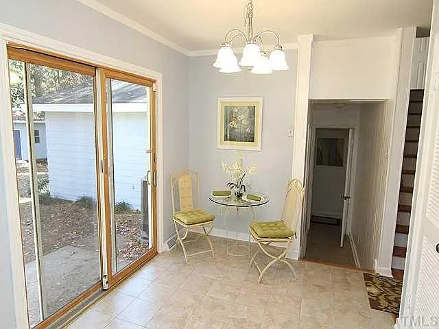 5 bed, 3.5 bath, 2126 sqft, $3,700 — Photo 4