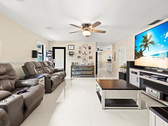 5th image of 40 NW 119th St