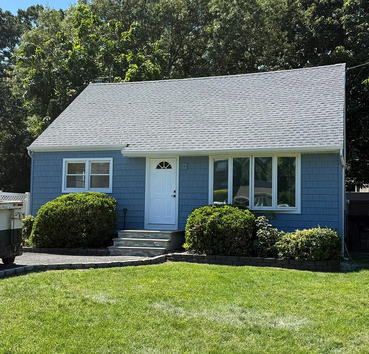 Avenue B, Holbrook — Photo 1