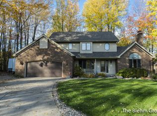 4870 N Sunnynook Ct SW, Wyoming, MI 49519