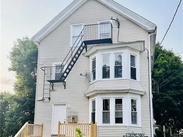 75 W Park Pl, Woonsocket, RI 02895