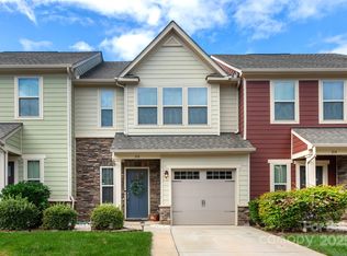 318 Willow Wood Ct, Matthews, NC 28104