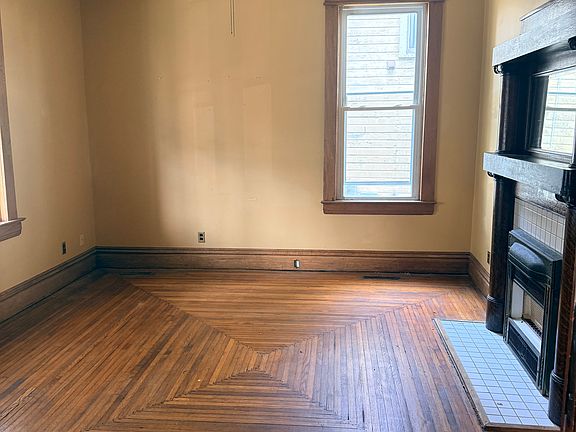 4th image of 324 Clark St