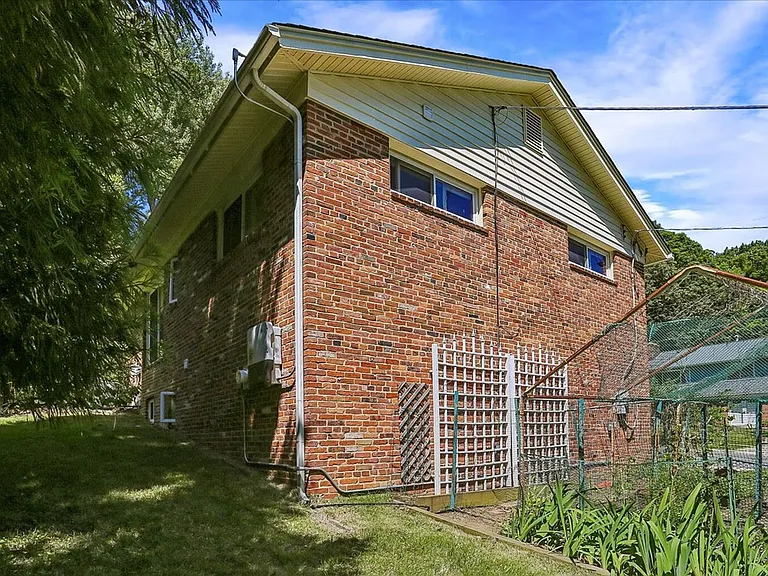 200 Belton Rd — Photo 34