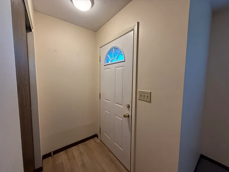 7773 Sterling Pl — Photo 2