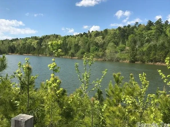6 Hickory Lake Dr, Little Rock, AR 72210