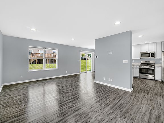 3rd image of 7119 Hidden Green Cir