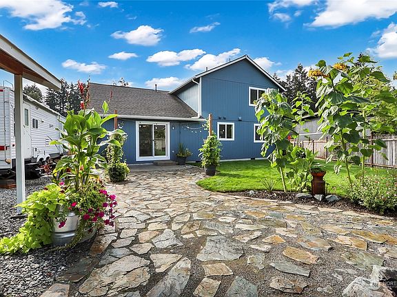 3rd image of 5611 231st Street Ct E