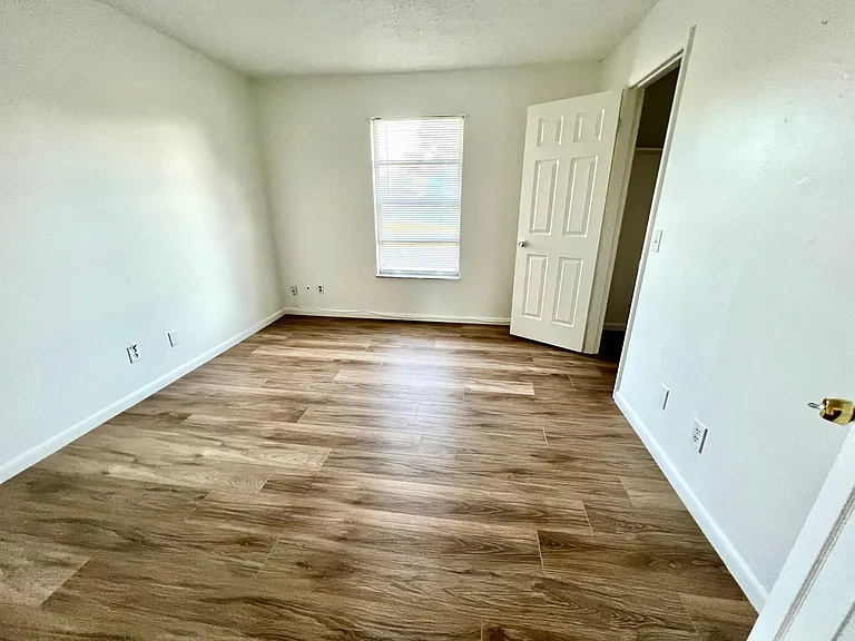 103 Admiral Cir #A — Photo 8