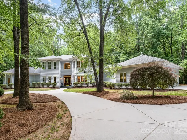6868 Saint Peters Ln, Matthews, NC 28105