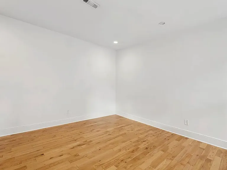 915 S 18th St #2 — Photo 4