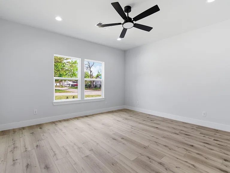 7040 Kinney St — Photo 26
