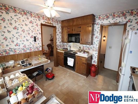 4th image of 1405 Lawrence Ln