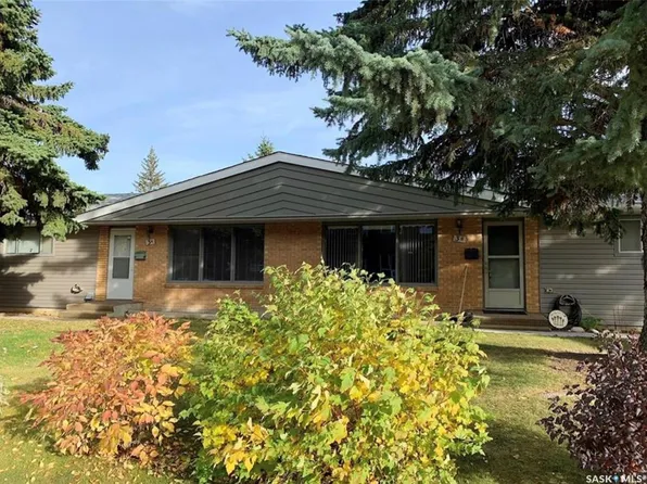 3A & 3B Bateman CRESCENT, Saskatoon, SK S7H 3C7