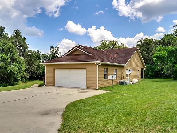 3rd image of 24447 Adair Ave
