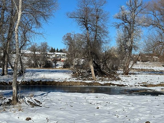 5th image of 28 Teal Spring Dr