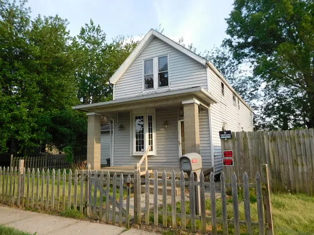 1509 E Indiana St photo 1