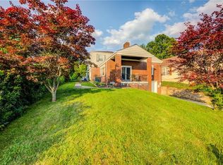 5201 Scenery Dr, Pittsburgh, PA 15236