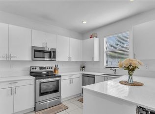 488 NW 203rd Ter #488, Miami, FL 33169