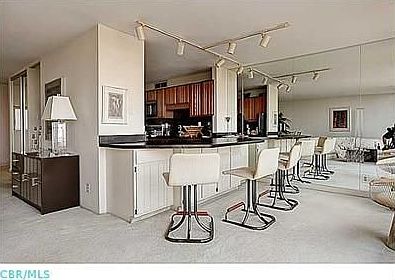 4th image of 1000 Urlin Ave APT 2011