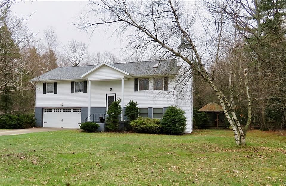 1st image of 30978 Pinewood Dr