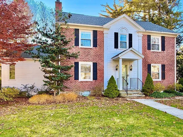 9 Dennison Rd, Worcester, MA 01609