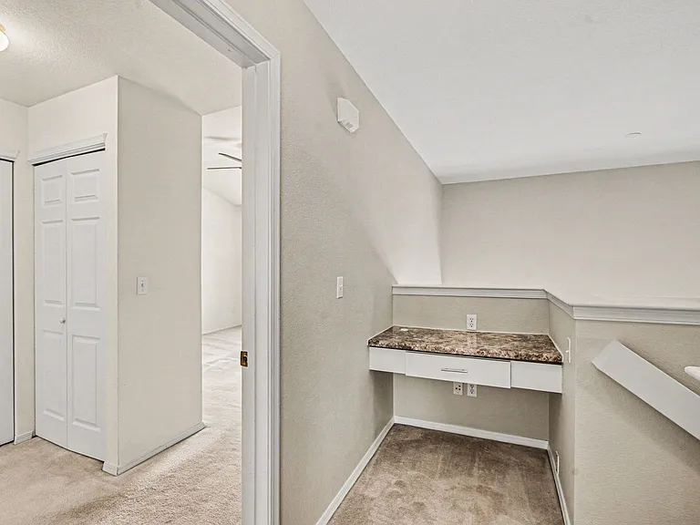 6412 Silver Mesa Dr #B — Photo 32
