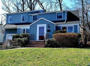 67 Roosevelt St, Cresskill, NJ 07626