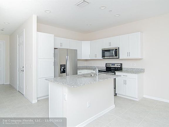 4th image of 14408 Emerald Place Way #15