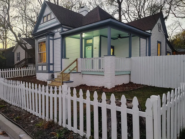 2505 Washington Ave — Photo 1