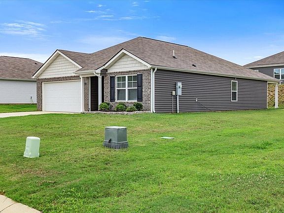 3rd image of 117 Crescent Cir