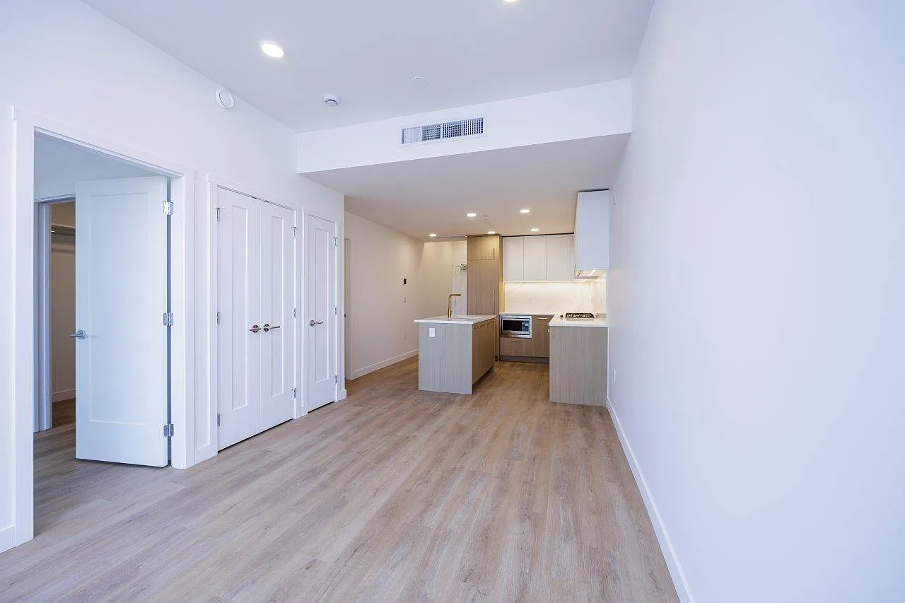 375 Clayton St #204 photo 1