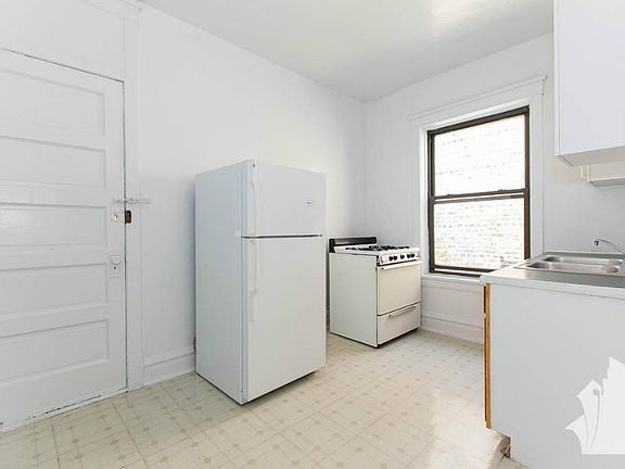 5th image of 2520 N Kedzie Blvd