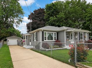 1625 Rapids Dr, Racine, WI 53404