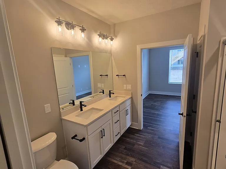 17523 Greenleaf St — Photo 11