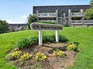 675 Sharon Park Dr APT 121, Menlo Park, CA 94025