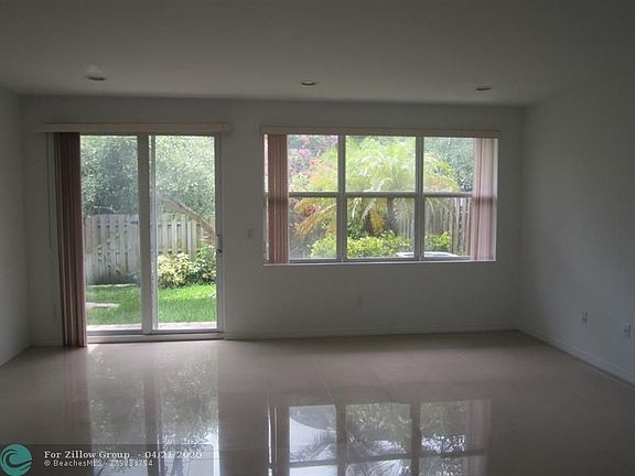 5th image of 408 SW 9th St #408