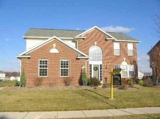 27753 Starling Ln, Flat Rock, MI 48134
