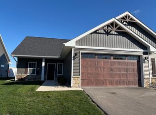 617 Anjali Ct, Sycamore, IL 60178