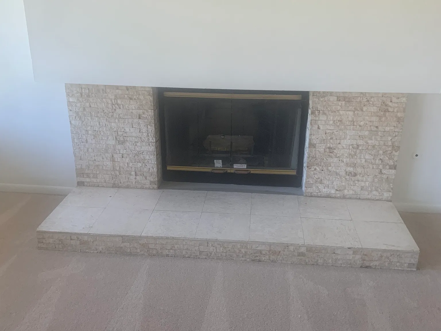 4 bed, 2401 sqft, $4,180 — Photo 2