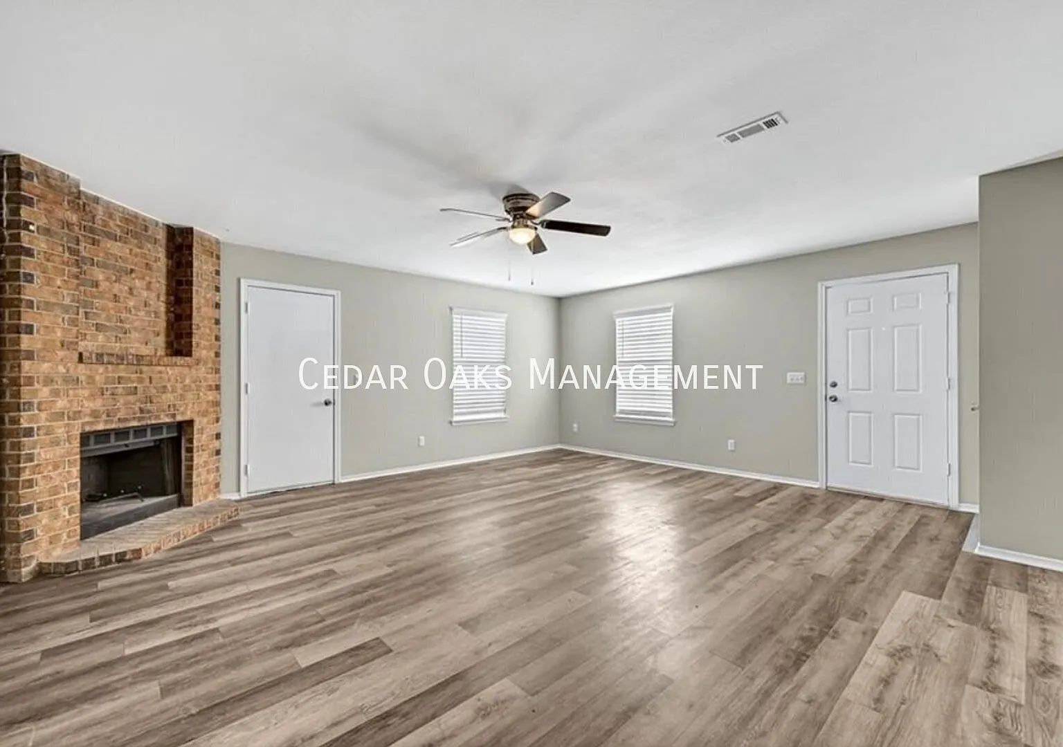 Remodeled Duplex with a Garage! — Photo 4