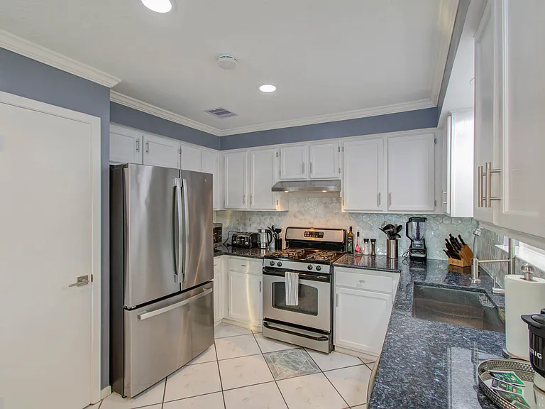 10606 Kirkwren Dr — Photo 13