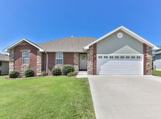 565 S Gary Ave, Bolivar, MO 65613